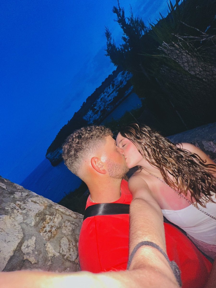 <3
