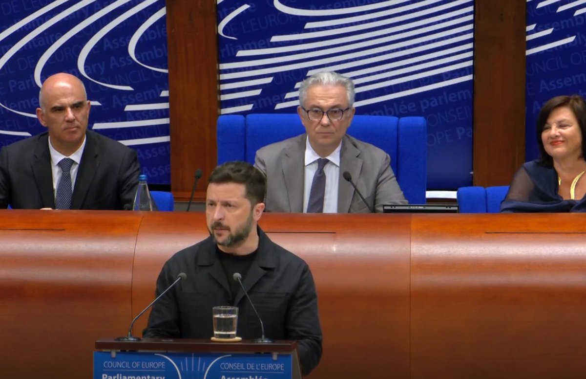PACE (@pace_news) on Twitter photo "Just like at home!" says Ukrainian President Volodymyr <a href="/ZelenskyyUa/">Volodymyr Zelenskyy / Володимир Зеленський</a>, beginning his address to the @CoE Assembly, as "Slava Ukraini" rings out in the Chamber...
Watch live in seven languages here, including Ukrainian:
pace.coe.int/en/sessions/li…
#StandWithUkraine 🇺🇦 "Just like at home!" says Ukrainian President Volodymyr <a href="/ZelenskyyUa/">Volodymyr Zelenskyy / Володимир Зеленський</a>, beginning his address to the @CoE Assembly, as "Slava Ukraini" rings out in the Chamber...
Watch live in seven languages here, including Ukrainian:
pace.coe.int/en/sessions/li…
#StandWithUkraine 🇺🇦