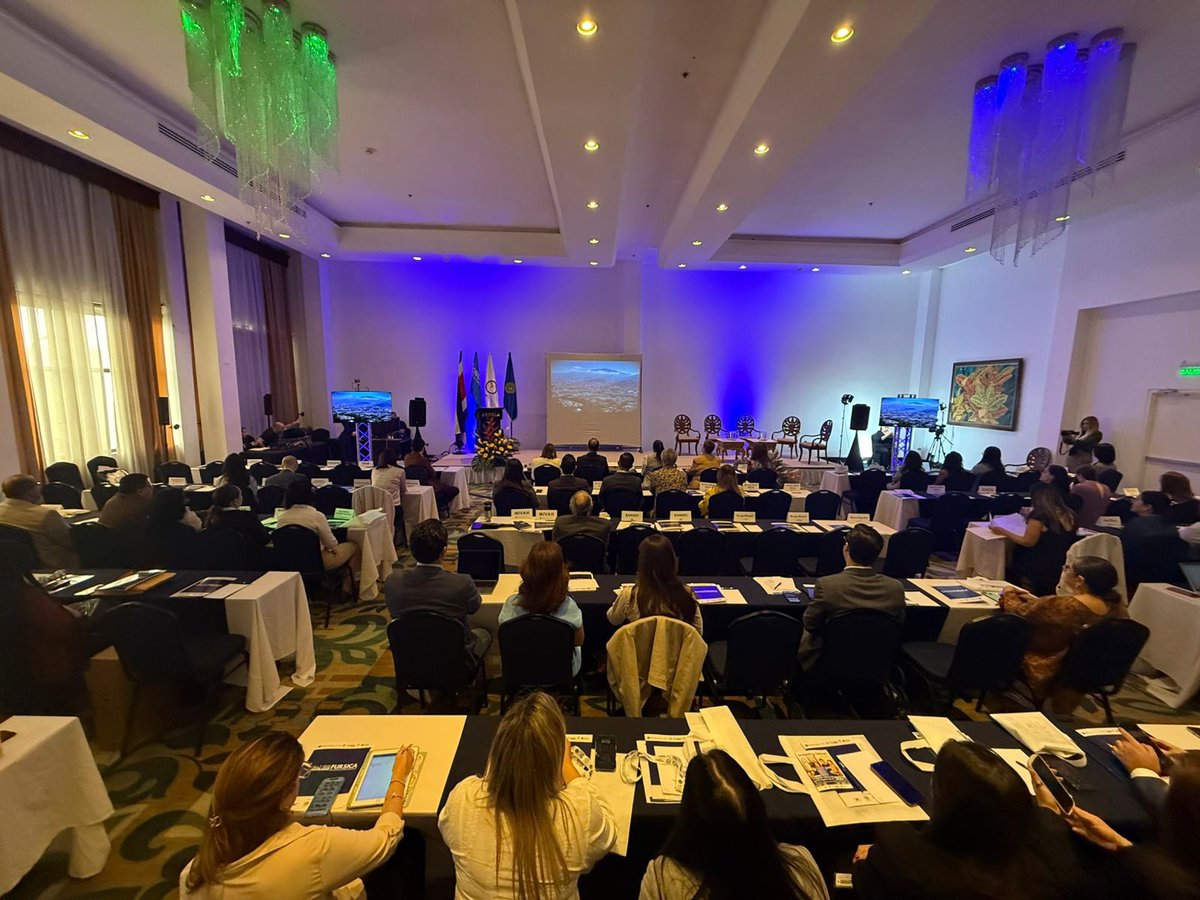 🇬🇹🏘️ ¿Qué está haciendo Guatemala por una vivienda digna y ciudades inclusivas?

En el II Foro Urbano Regional #FURSICA, compartimos nuestros avances y compromisos para transformar la realidad urbana del país. 🧵⬇️