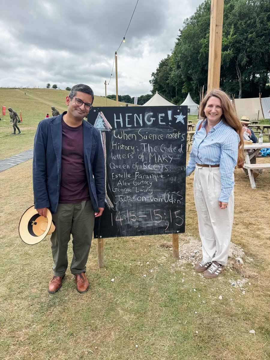 DrAlexCourtney's tweet image. Deciphering Mary, Queen of Scots today with two great colleagues, @DrEstellePrnq and (by recorded message) George Lasry, on day 3 of @ChalkeFestival!!! 😊
Many thanks to @historywjackson for expert hosting, and to the wonderful audience! 🙏🏼