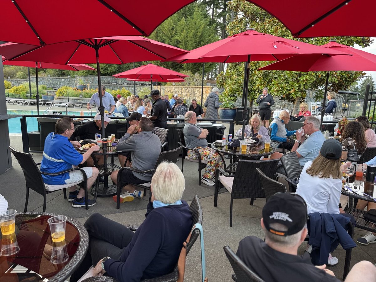 JeffKibbleCML's tweet photo. I was pleased to join the Bear Mountain Community Association for their annual fundraiser yesterday evening. All proceeds directly support activities that bring the community together.
#CommunityFirst #LocalMatters #CowichanMalahatLangford #JeffKibble https://t.co/YGpfW0Wkq9