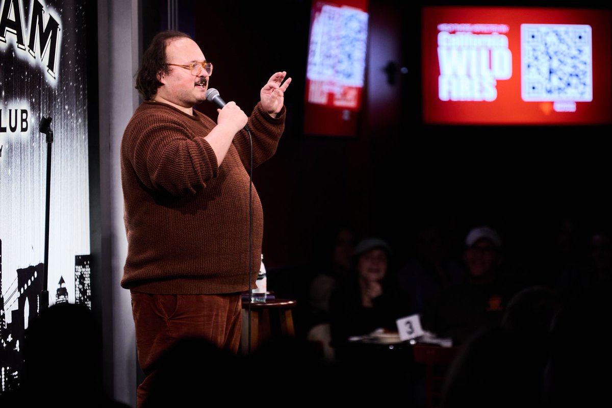 Avoid the heat and head to Gotham Comedy Club for cool sets from New Yorker's top comedians! 

📸 @emmultimediacorp