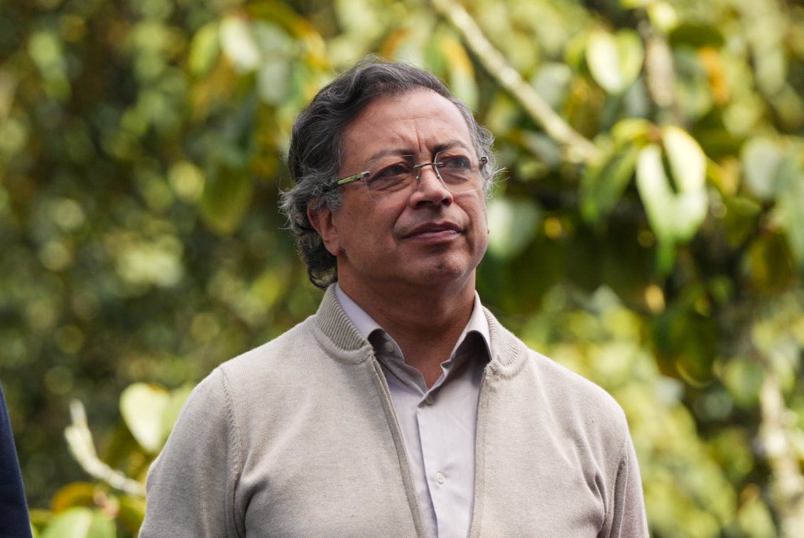 MintrabajoCol's tweet image. 🇨🇴 ¡Gana Colombia, gana la dignidad laboral!

Hoy junto al Presidente @petrogustavo reafirmamos que este es un día que marca un nuevo rumbo para la clase trabajadora, con orgullo la sanción de la #ReformaLaboral es una realidad.

#ElTrabajoDignoEsLey