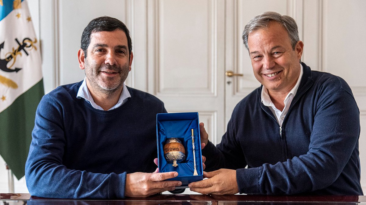 Mariano Cascallares (@cascallarespj) on Twitter photo A partir de un convenio que rubricamos con el amigo y compañero <a href="/jpgarciaok/">Juan Pablo García</a>, nuestros vecinos browianos acceden a importantes descuentos para el ingreso al Parque Terminal de Dolores.
Seguimos articulando con instituciones y con otros municipios como <a href="/MuniDeDolores/">Municipalidad de Dolores</a> para cuidar A partir de un convenio que rubricamos con el amigo y compañero <a href="/jpgarciaok/">Juan Pablo García</a>, nuestros vecinos browianos acceden a importantes descuentos para el ingreso al Parque Terminal de Dolores.
Seguimos articulando con instituciones y con otros municipios como <a href="/MuniDeDolores/">Municipalidad de Dolores</a> para cuidar
