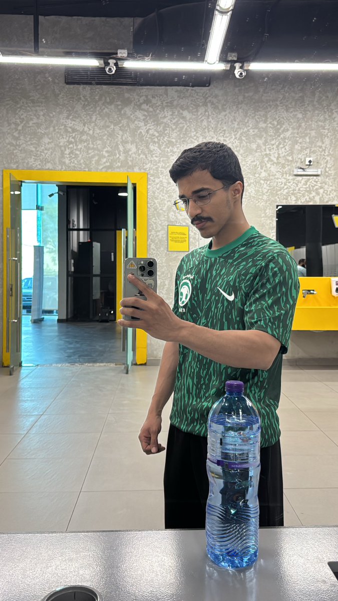 سعودي قوي هالفتره تدوام تتمرن تنام مافي اي شي ثاني .