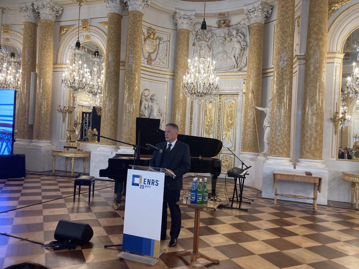 sochanska's tweet image. Congrats to @enrs_eu on 20 years of important work in remembrance and solidarity! 🙌
So happy to celebrate together — especially with my dear 🇮🇪friend @WalsheBarbara by my side!
An unforgettable concert by W. Malicki at @Zamek_Krolewski