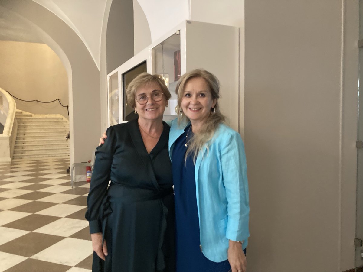 sochanska's tweet image. Congrats to @enrs_eu on 20 years of important work in remembrance and solidarity! 🙌
So happy to celebrate together — especially with my dear 🇮🇪friend @WalsheBarbara by my side!
An unforgettable concert by W. Malicki at @Zamek_Krolewski