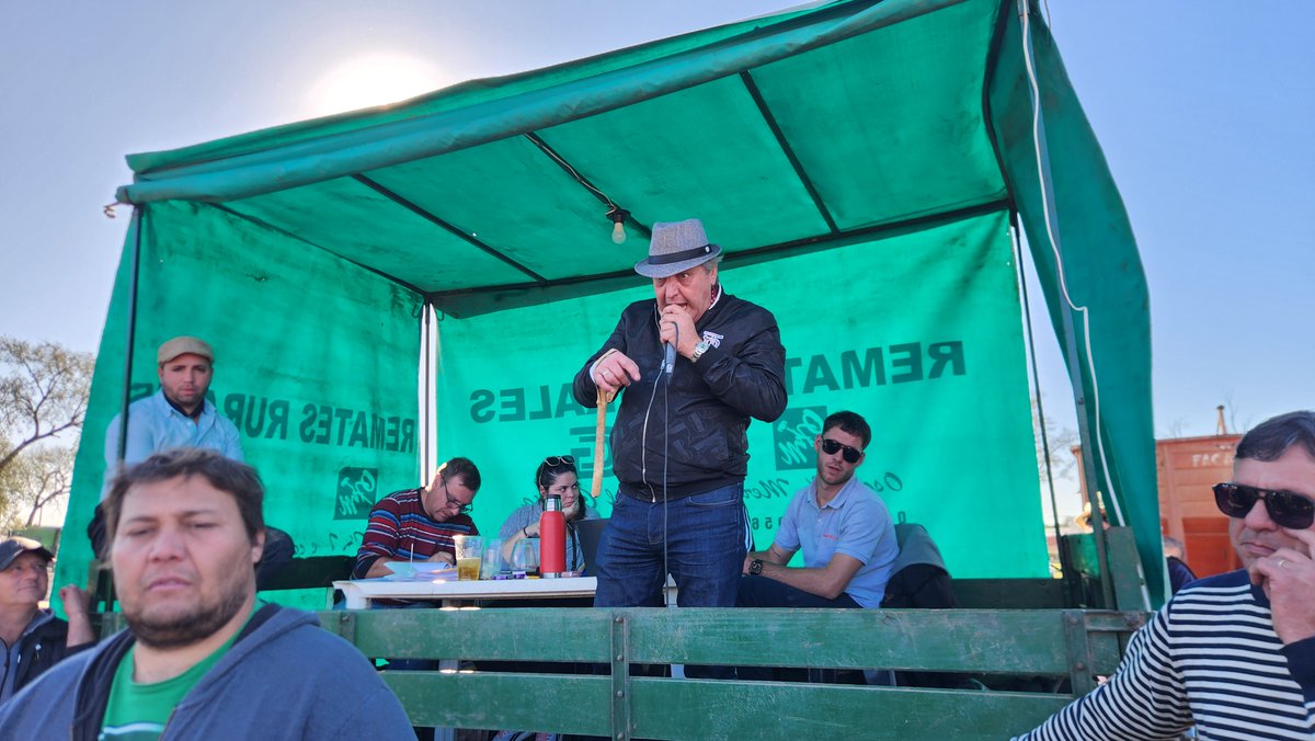 Arrancaron con 30 implementos y ahora hacen uno de los remates más importantes del agro argentino: "Es un momento propicio para comprar, ojalá que el contexto del país siga"

En Pozo del Molle, Córdoba, tuvo lugar uno de los remates más importantes del agro en Argentina. La