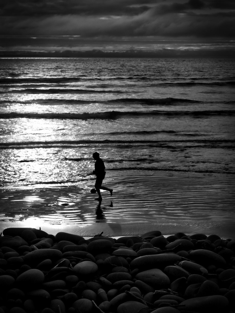 thisdevon's tweet image. ‘Run’ @northam.burrows #devon #this_devon #mono #bnw #fuji #fujifilm @fujifilmuk @devonlifemag