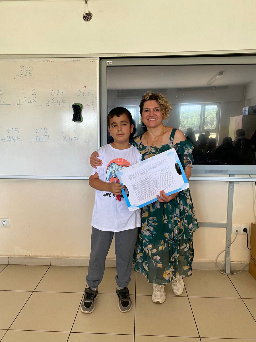 2024-2025 Eğitim-Öğretim yılının sone ermesiyle öğrencilerimiz karnelerini aldılar.