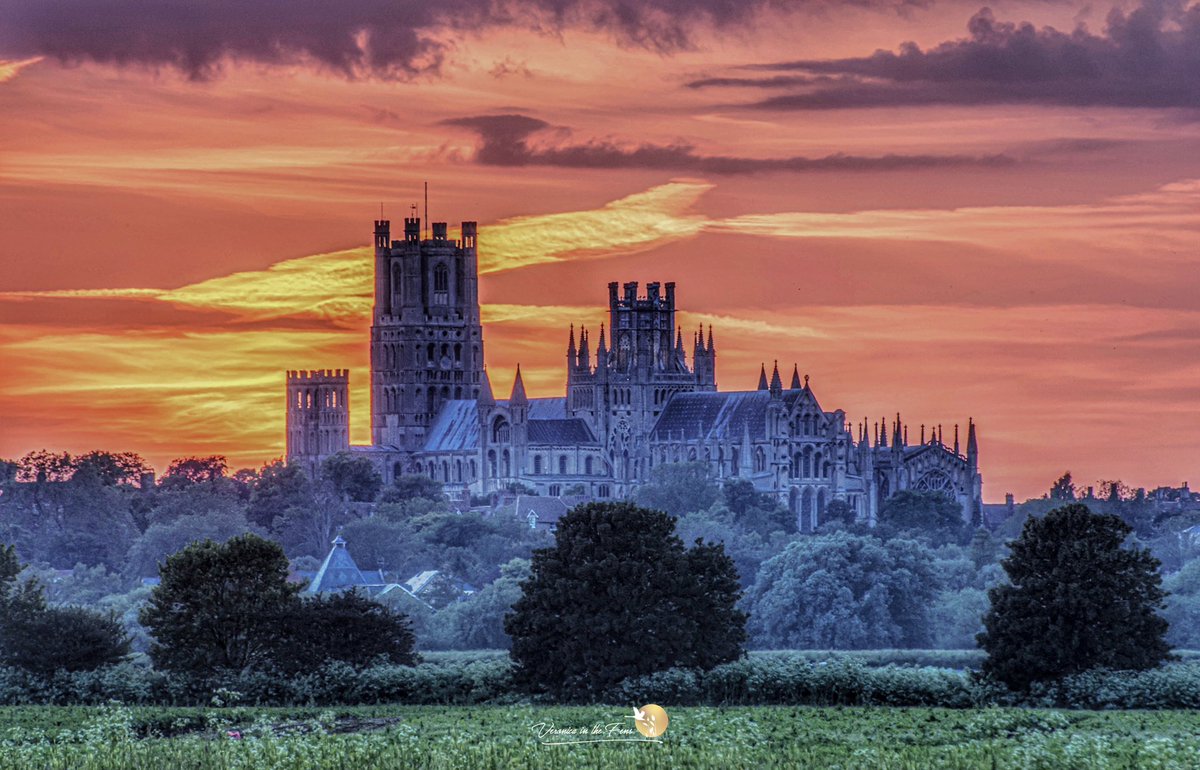 The magic of The Fens 🧚🏼‍♀️
<a href="/Ely_Cathedral/">Ely Cathedral</a>