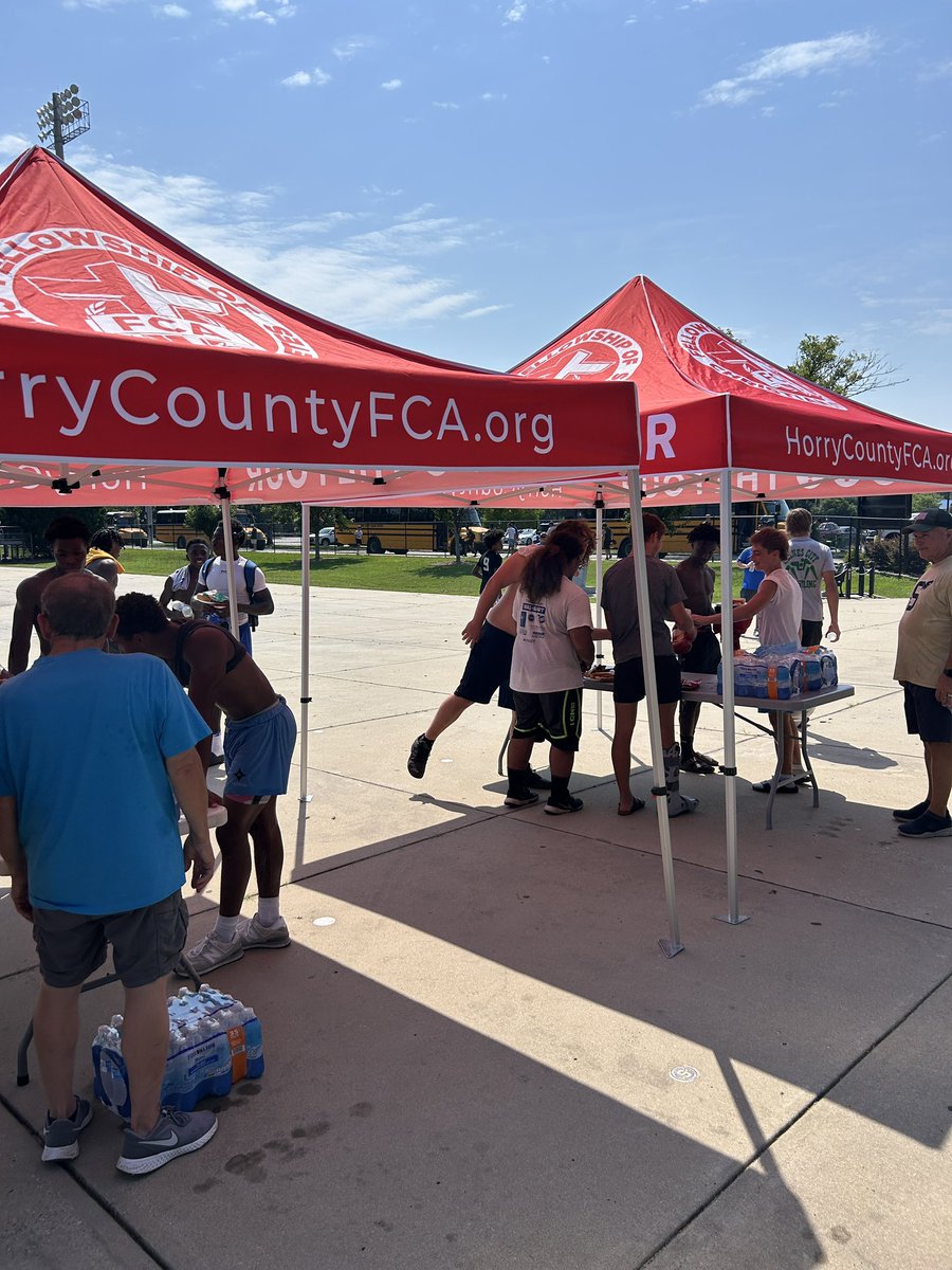 BraveToTheBone's tweet image. Grateful doesn’t even begin to cover it 🙌
Today’s event wouldn’t have been possible without the incredible support of our community parents, local churches, and volunteers who stepped up and showed out.
This is what it looks like when a village comes together.
#CommunityBuilt…