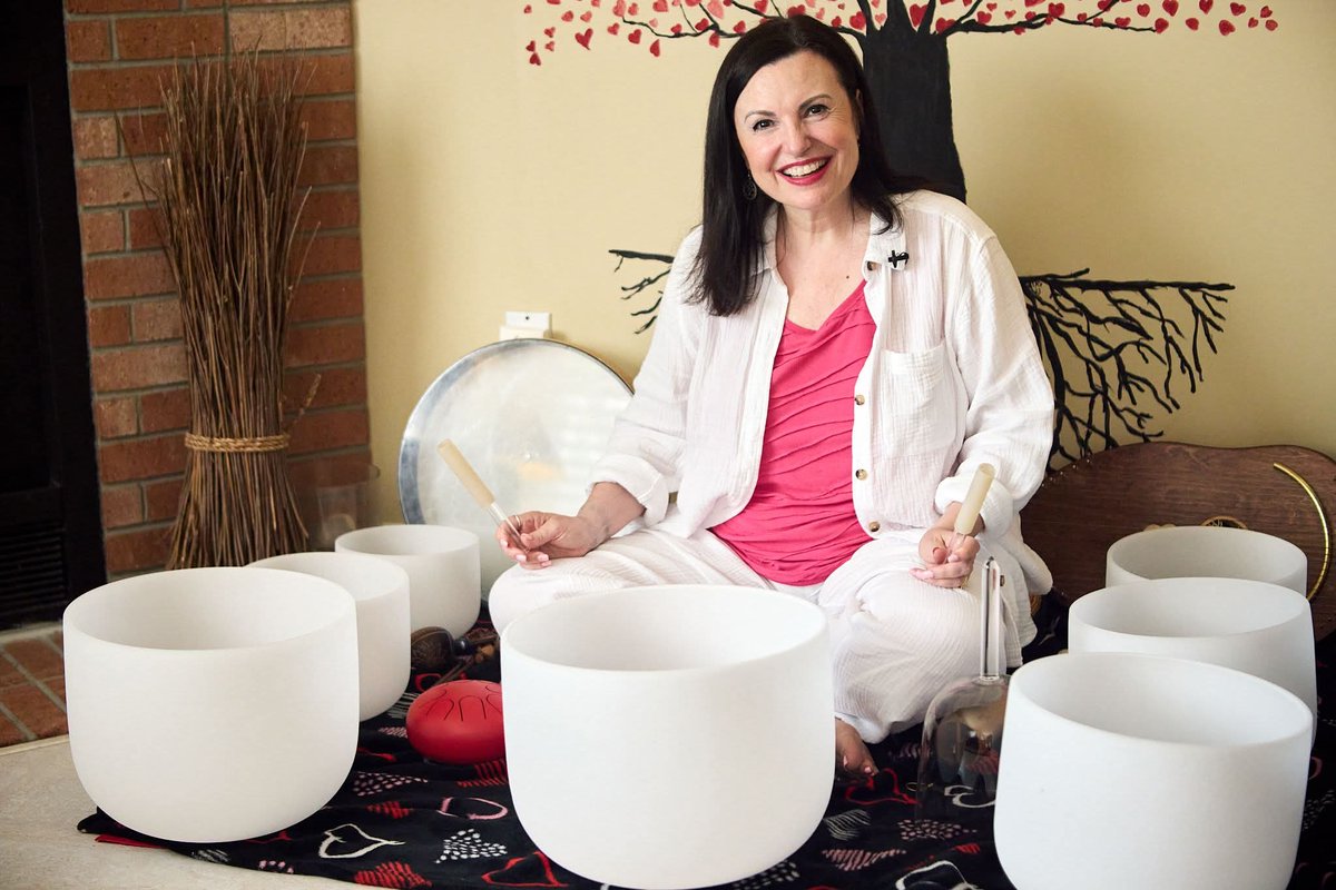 Join me online Sunday June 29 at 7:30 pm for a Sacred #Soundbath &amp; Community Connection. NO CHARGE as a BONUS for being a part of our MMZ FB Group. Bring water, a journal &amp; pen. Be prepared to lie down in a comfortable undisturbed place for this sacred sonic community experience.