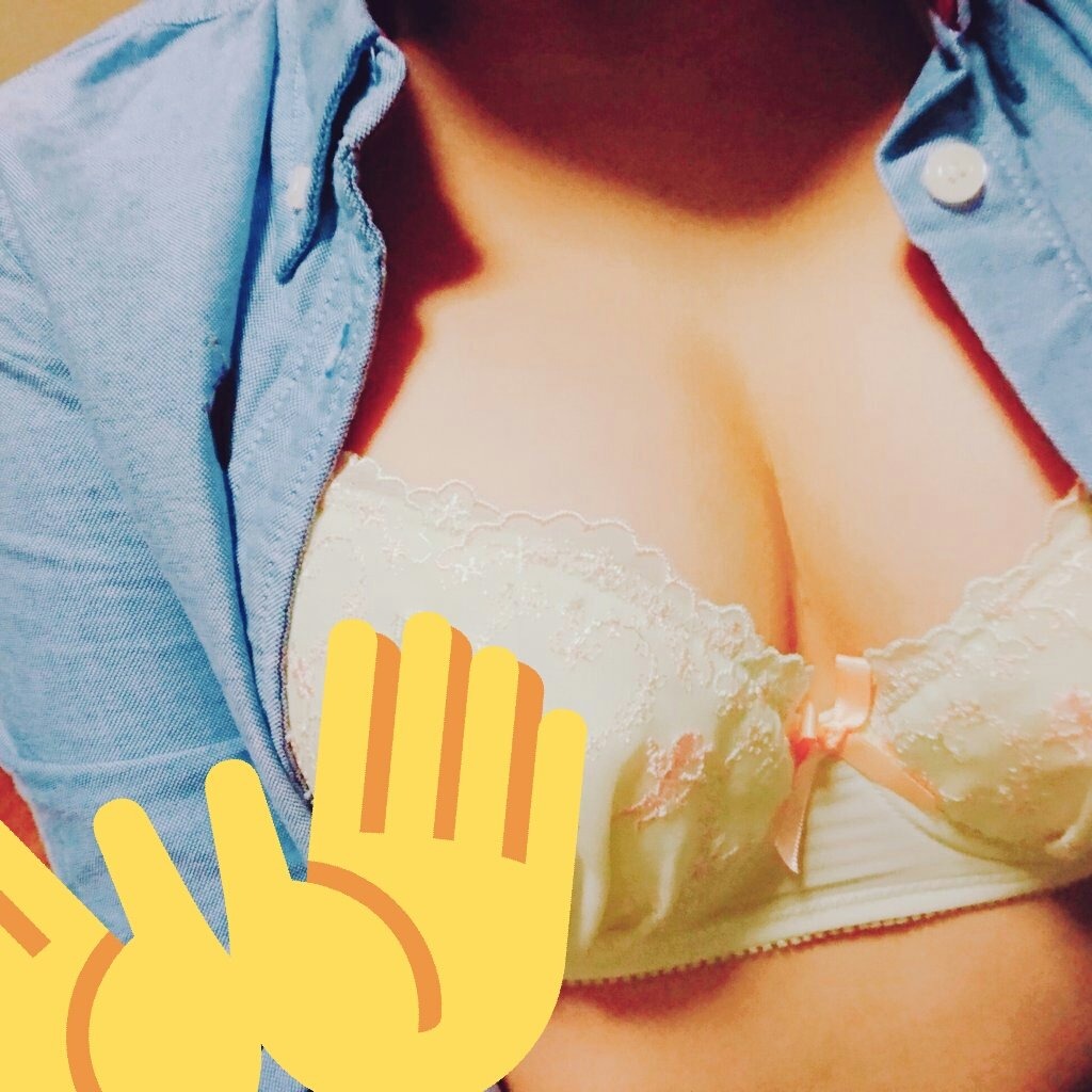 あーそーぼーっていろんな人に送ったらね 即効で持ち帰られたｗw 「んなことねー！」って思った人は とりあえずメッセ送ってみれば？無料だし！ ⇒ is.gd/utGhia