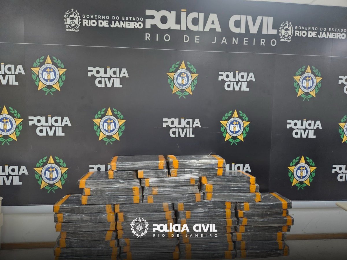 Operação Contenção | Delegacia de Roubos e Furtos de Cargas (DRFC) apreende meia tonelada de maconha avaliada em R$ 1 milhão. Os agentes prenderam em flagrante traficante em Bonsucesso, Zona Norte RJ. 

Leia mais 🔗
bit.ly/3HVDhnl