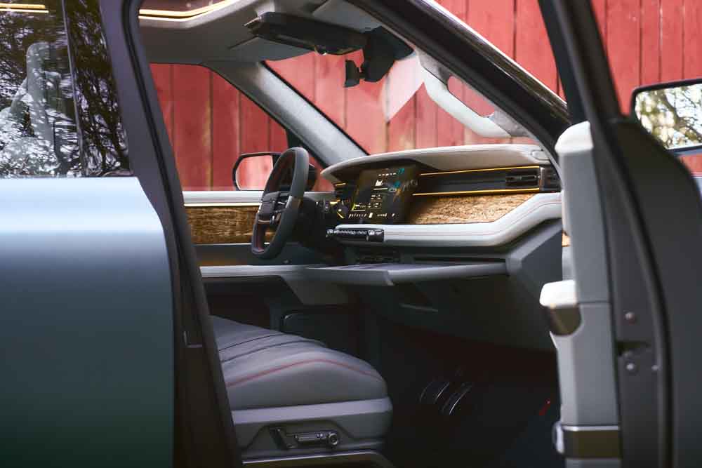 Scout_Motors's tweet photo. Decisions, decisions.
Similar in some respects, unique in others — which one suits your lifestyle most? The Terra™ truck or the Traveler™ SUV?
Not sure? Head over to https://t.co/TwPjq9JIIX. We’ll break it down for ya there.
#ScoutMotors #ScoutsAlwaysComeBack https://t.co/EgdPPdtsoT