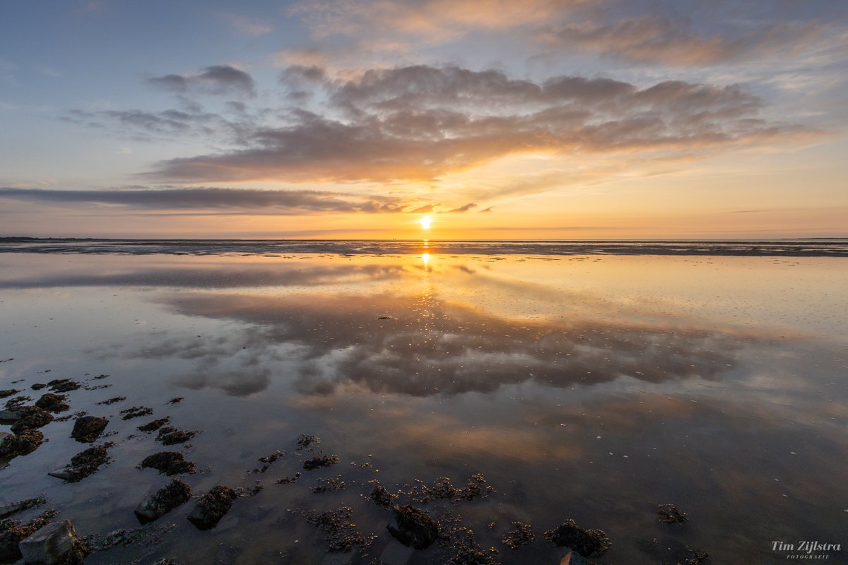 Tim Zijlstra (@tim_zijlstra1) on Twitter photo Prachtige weerspiegeling op het Wad tijdens zonsondergang vanavond 🌅
#zonsondergang #sunset #waddenzee #wadden <a href="/helgavanleur/">Helga van Leur ☀</a> <a href="/janvissersweer/">JAN VISSER</a> Prachtige weerspiegeling op het Wad tijdens zonsondergang vanavond 🌅
#zonsondergang #sunset #waddenzee #wadden <a href="/helgavanleur/">Helga van Leur ☀</a> <a href="/janvissersweer/">JAN VISSER</a>