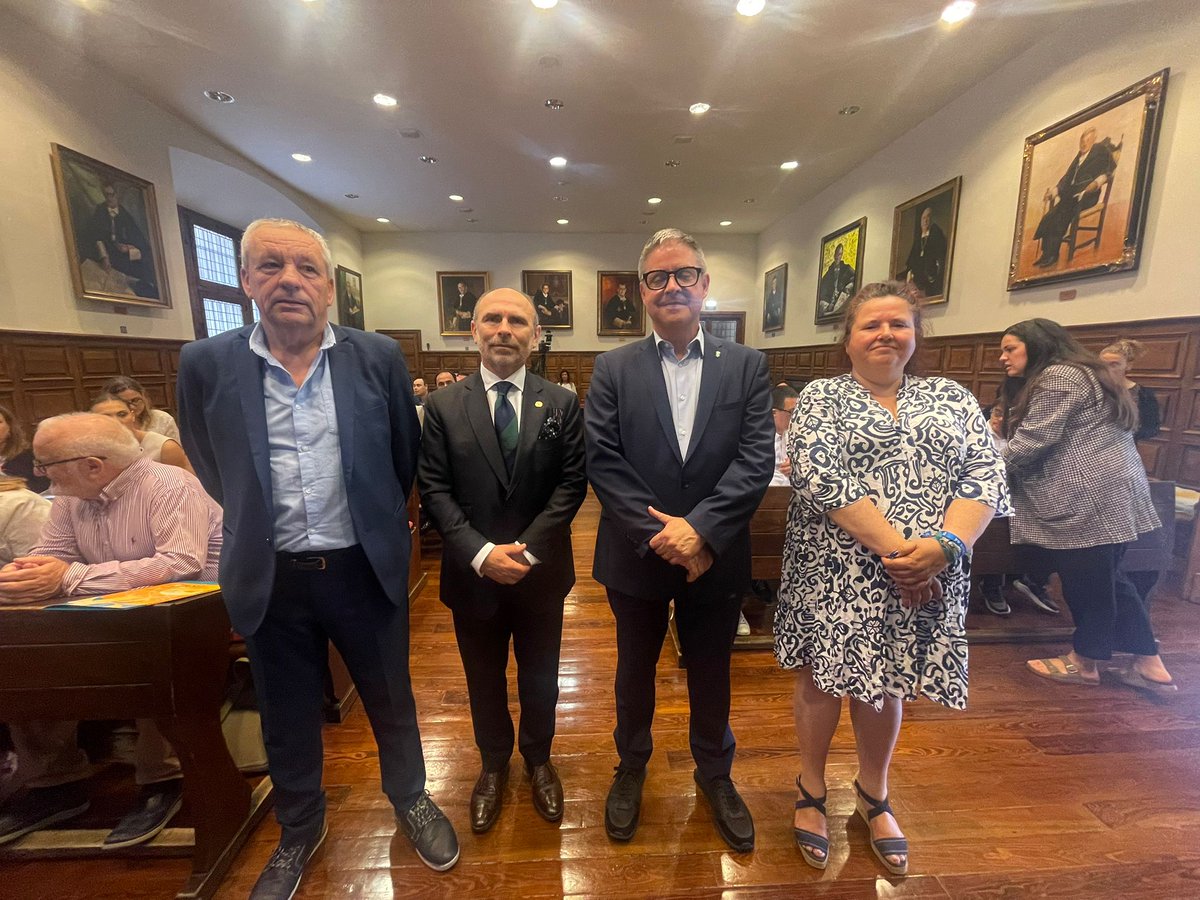 socialasturias_'s tweet image. En su 4️⃣0️⃣ aniversario 🎂  la Asociación @DownAsturias  ha entregado sus premios de reconocimiento a empresas y entidades por la promoción del empleo #inclusivo de las personas con #síndromededown en un acto celebrado en el Edificio Histórico de la @uniovi_info 👇