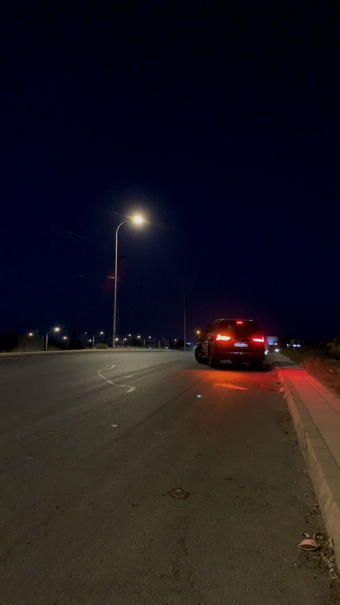 " لستَ قضية مُغرية لأنتقم منك 
أنتَ حدث تافهه لا يُغري خُبثي حتى !. "