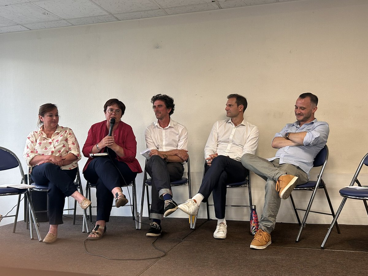 SCamaraTombini's tweet image. Beaucoup de monde ce soir pour notre  soirée présentation avec @Clineveron1 @RomainLaveau @NoamLeandri Étienne Mater . 

Des échanges intéressants et des questions très variées ! 

Une envie partagée d'une alternance pour #Angers 

@DemainAngers