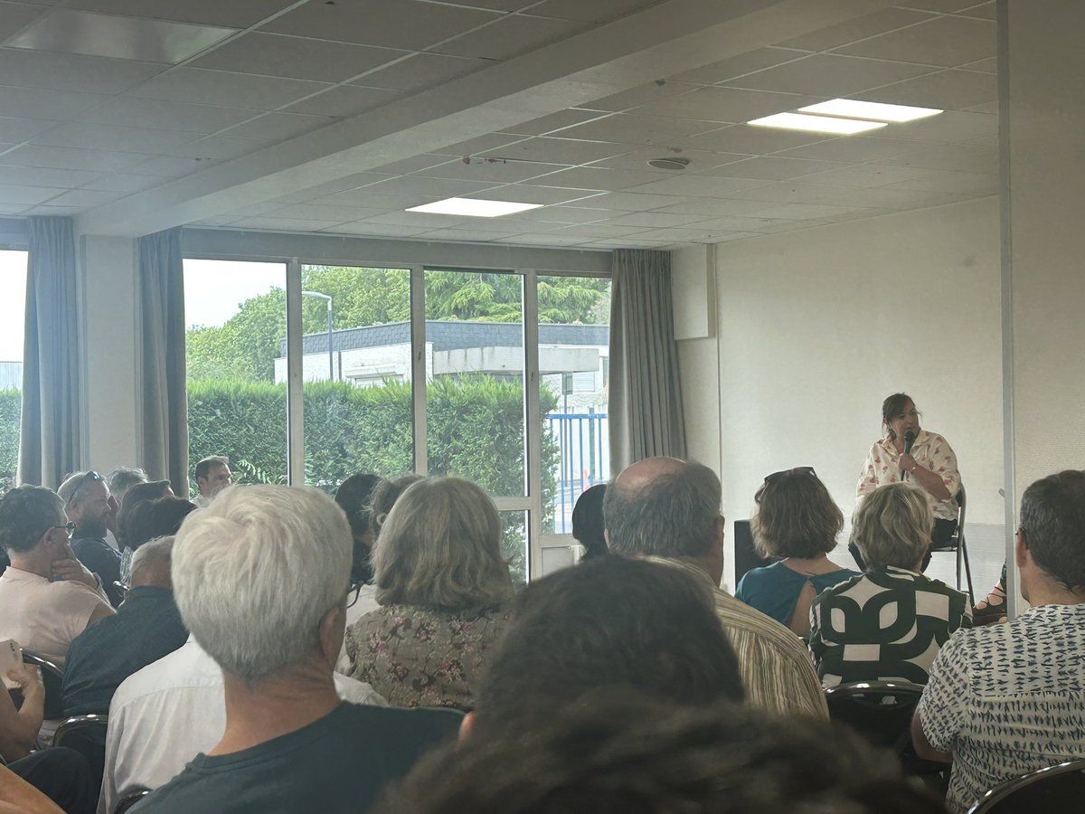 SCamaraTombini's tweet image. Beaucoup de monde ce soir pour notre  soirée présentation avec @Clineveron1 @RomainLaveau @NoamLeandri Étienne Mater . 

Des échanges intéressants et des questions très variées ! 

Une envie partagée d'une alternance pour #Angers 

@DemainAngers