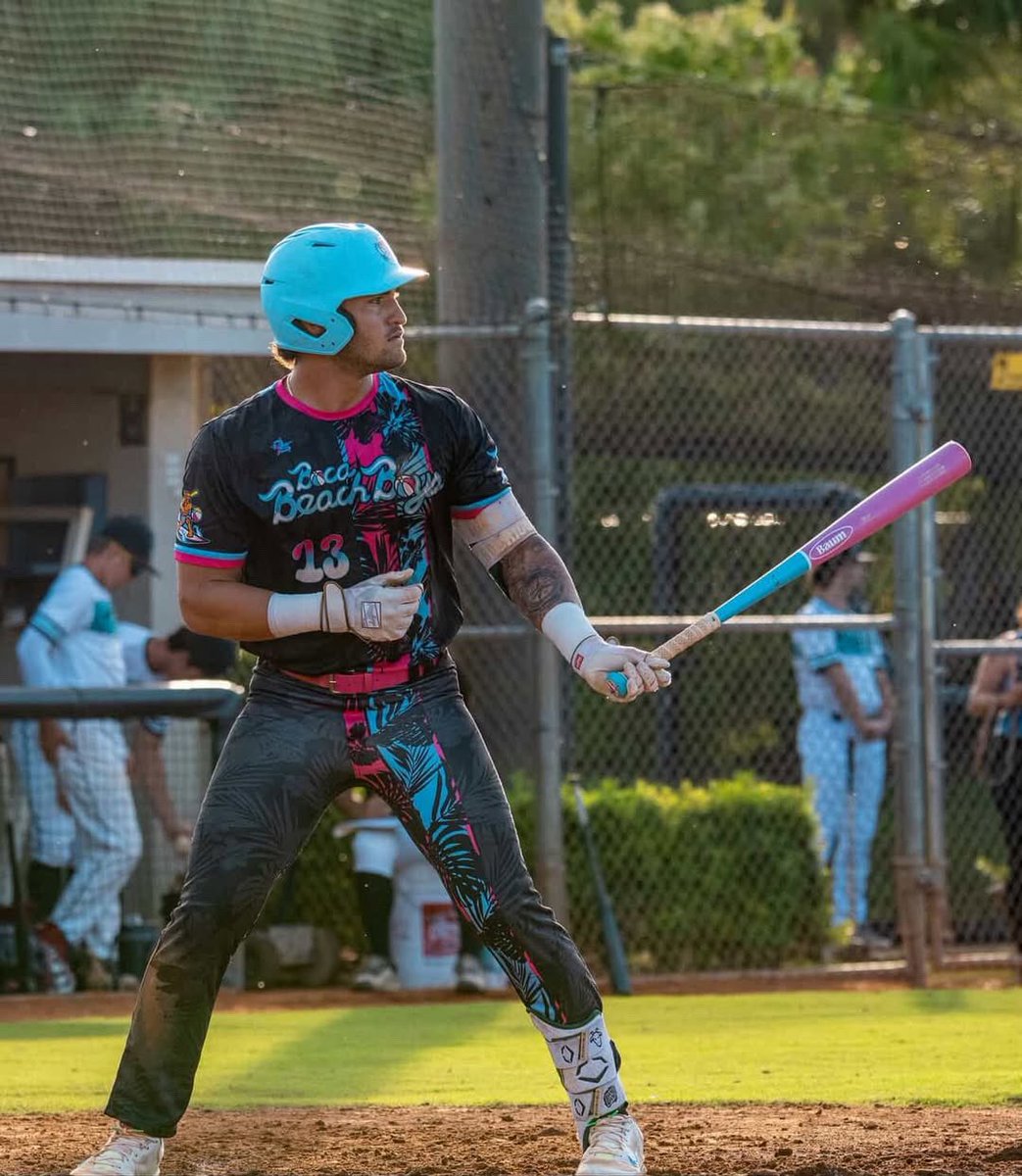 Baum Bat tweet media