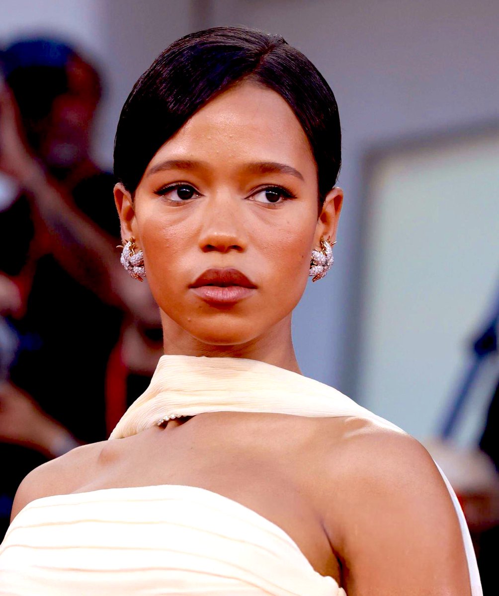 the romcom vision is so clear to me