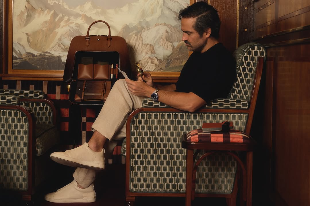 Desde Milán en el marco de Fashion Week, Alfonso Herrera acompañó a Mont Blanc como embajador de la marca para México, en el lanzamiento de su nueva campaña global. <a href="/montblanc/">Traditional Photography - Montblanc</a> #LetsWrite #MilanFashionWeek
Housetalentcompany en instagram
instagram.com/p/DLVli6wROZl/…