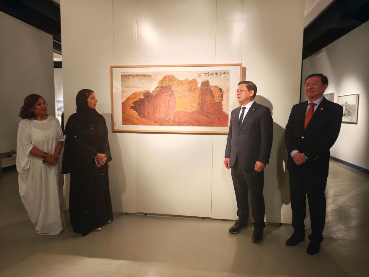 Tarfa fahad•طَرفة بنت فهد tweet media