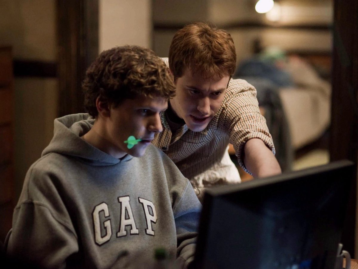 MovieView_'s tweet photo. ‘THE SOCIAL NETWORK: PART 2’ is in the works.

• Aaron Sorkin is set to write and direct

• Unknown if Jesse Eisenberg will return as Mark Zuckerberg

(Source: Deadline) https://t.co/M8algY7EZf
