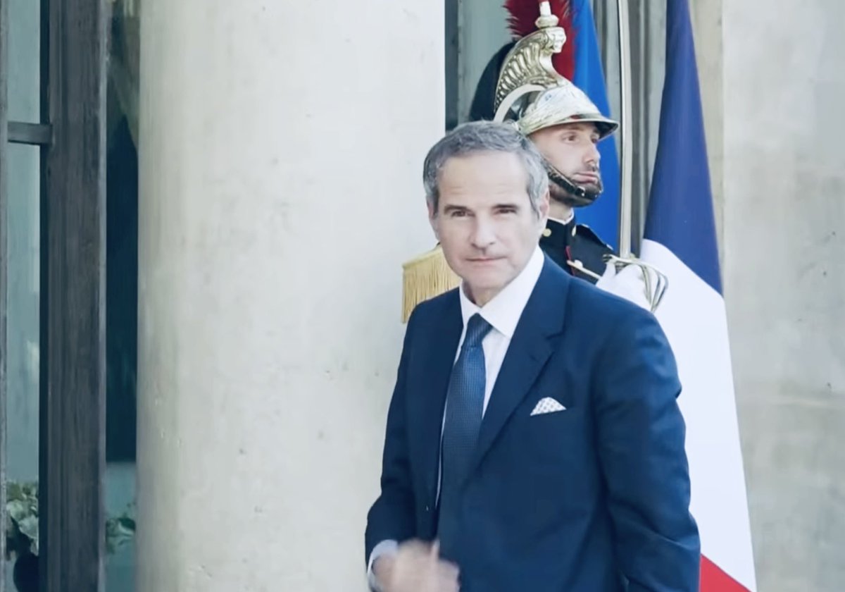 Rafael Mariano Grossi (@rafaelmgrossi) on Twitter photo Échange riche et opportun avec 🇫🇷 Pres. <a href="/EmmanuelMacron/">Emmanuel Macron</a>.
Avec une réelle possibilité de diplomatie et de dialogue sur l'Iran, toutes les parties doivent s'engager de manière constructive et résolue. Merci de soutenir le travail de @IAEAorg sur la non-prolifération dans le monde. Échange riche et opportun avec 🇫🇷 Pres. <a href="/EmmanuelMacron/">Emmanuel Macron</a>.
Avec une réelle possibilité de diplomatie et de dialogue sur l'Iran, toutes les parties doivent s'engager de manière constructive et résolue. Merci de soutenir le travail de @IAEAorg sur la non-prolifération dans le monde.