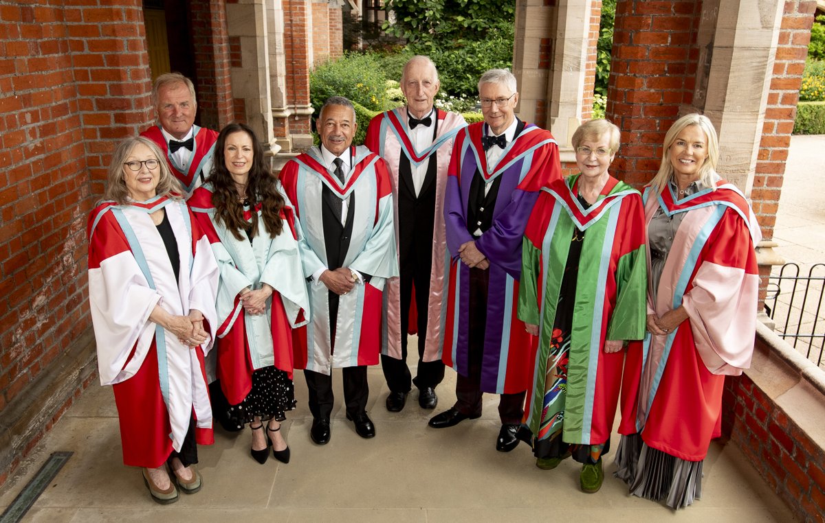 GWalker9's tweet image. Delighted to receive an Honorary Doctorate for services to journalism from Queen’s University Belfast. Thank you to all those involved in this decision. It’s more than 30 years since I graduated from QUB and yesterday was another very special occasion ow.ly/ibHy50WfzMg
