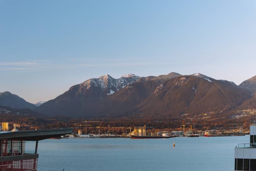 Start your coastal escape in the heart of the city. 
Enter for a chance to win a luxurious Harbour-View Staycation—valued at $2,000.
Where skyline meets shoreline.
🎟️ Enter now: bit.ly/3Sln8tB
#PureCoastalLuxury #FairmontWaterfront