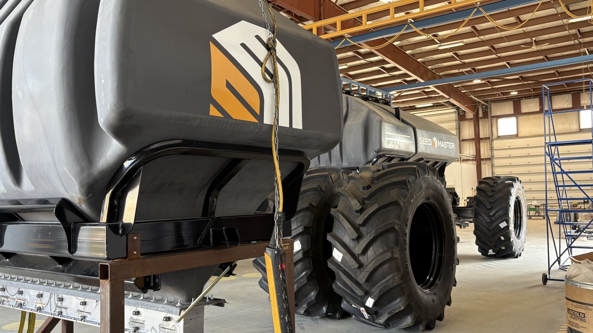 SeedMasterMfg's tweet image. Coming to #AIM this summer? There’s something big in the works at #SeedMaster and we’ll have it on display at Ag in Motion! Be sure to stop by and check it out. #DrivenByPrecision