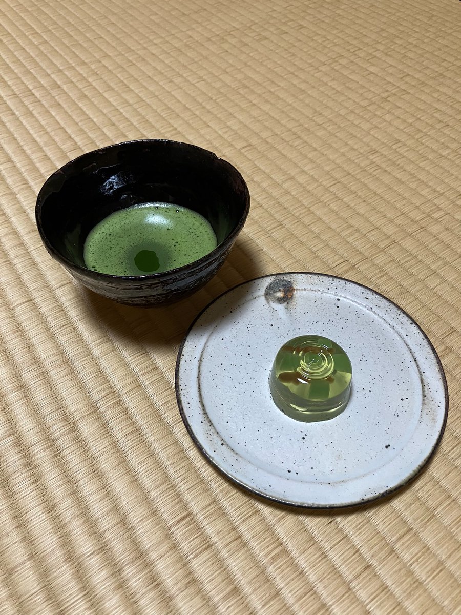 遺品整理◼️蔵からかなり古い超特大な星4つの謎のお皿が出てきた！ 遺品整理◼️蔵からかなり古い超特大な星4つの謎のお