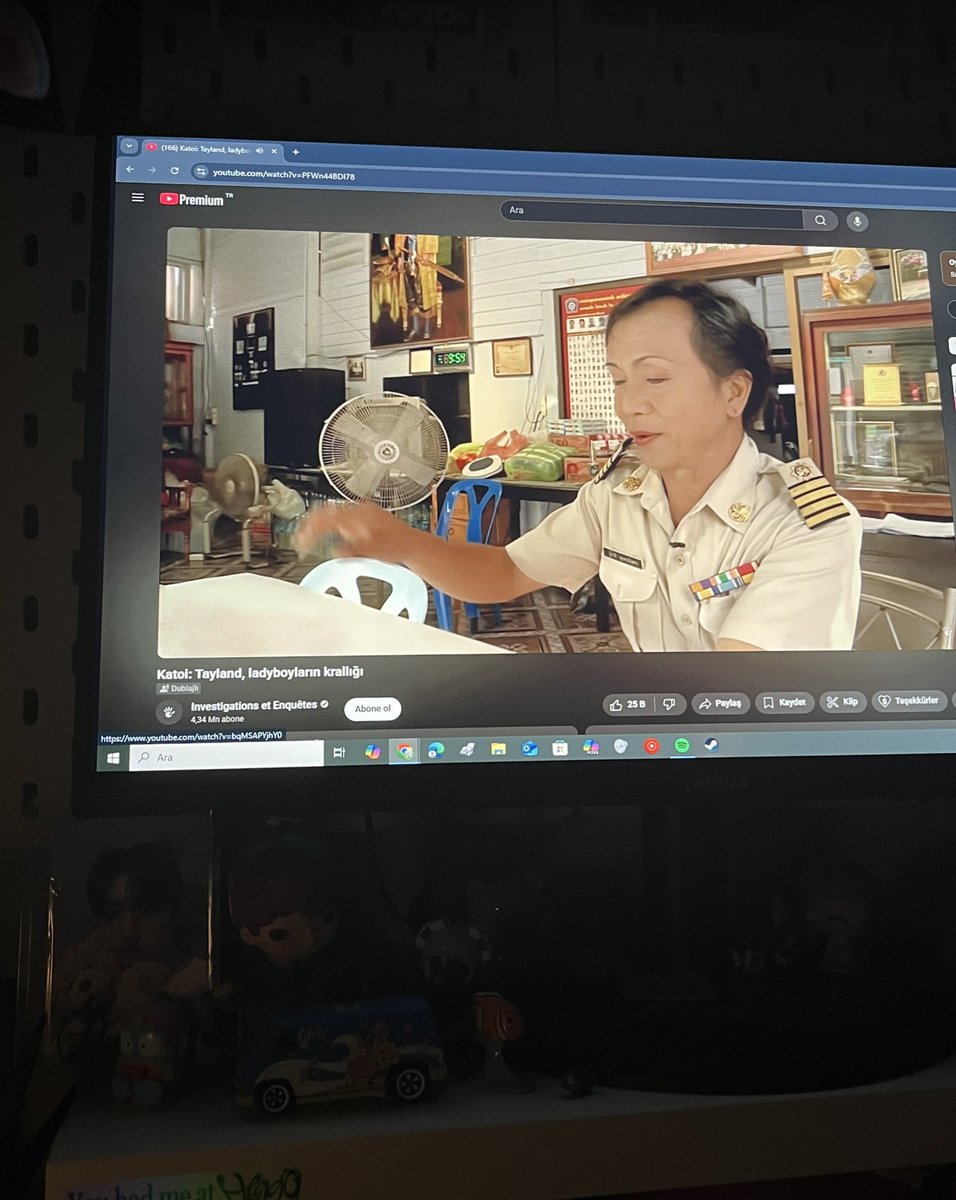 anneme belgesel sec izleyek dedim anlik boleyiz