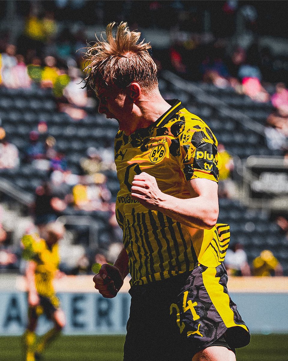 TouchlineX's tweet photo. FT: Borussia Dortmund 1-0 Ulsan HD.

BORUSSIA DORTMUND END 1ST IN THE GROUP, GREAT ACHIEVEMENT! 🔥🔥🔥 https://t.co/B6kyQUfAVV
