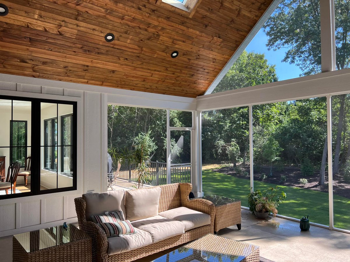 DSIProducts's tweet photo. Your new favorite room might not be in the house.  

Westbury® ScreenRail Screen Enclosures create the perfect screened-in porch, beautiful, breezy, and bug-free. Whether it’s coffee at sunrise or game night at sunset, enjoy it all without the pests. 

 https://t.co/RDfNtZ464B https://t.co/fUWQzfoBa6