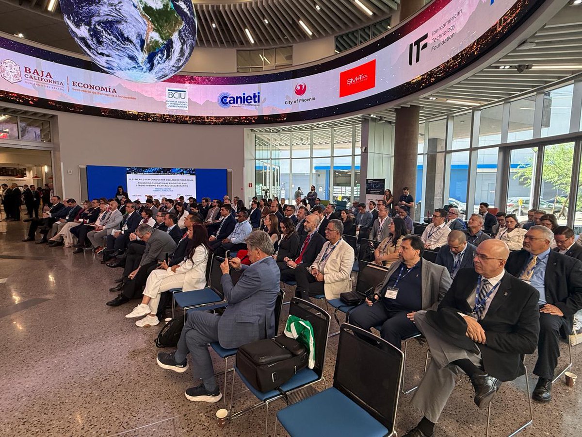 #ComunicadoEconomía 🗞️

México y Estados Unidos fortalecen su alianza estratégica en semiconductores con participación histórica en Foro Binacional en Arizona

🔗 gob.mx/se/prensa/mexi…
