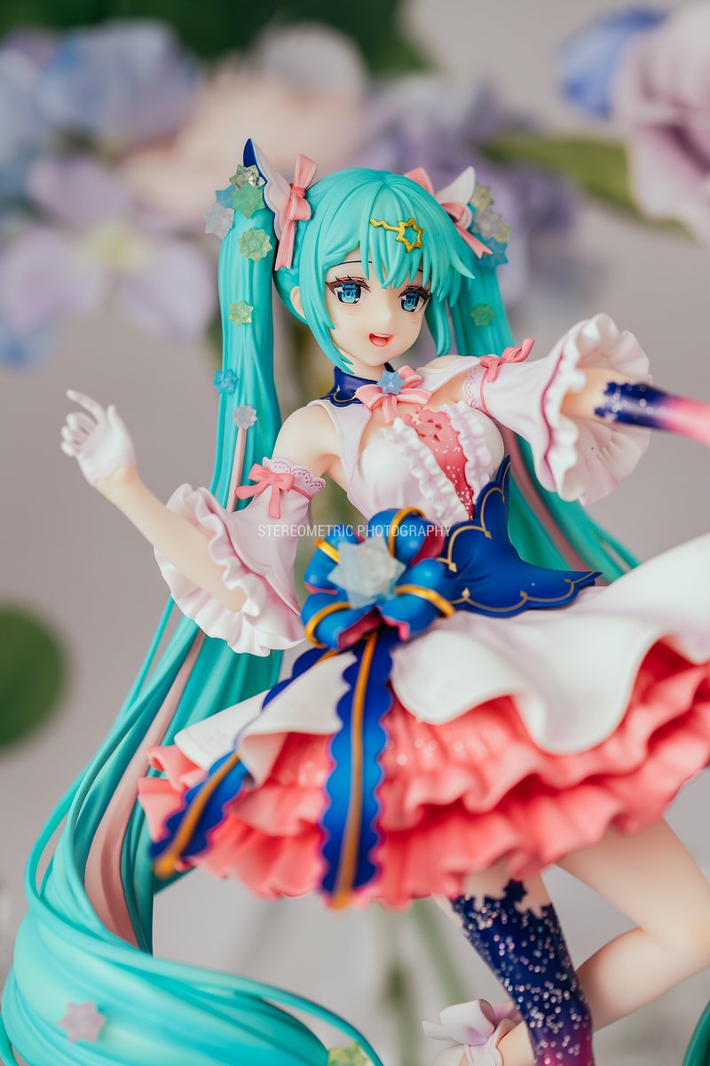 Stereometric's tweet image. Rosuuri Miku finally arrived!! Had to take photos because she's so beautiful!!!
#美しきフィギュア達の宴 #vocaloid #hatsunemiku #初音ミク