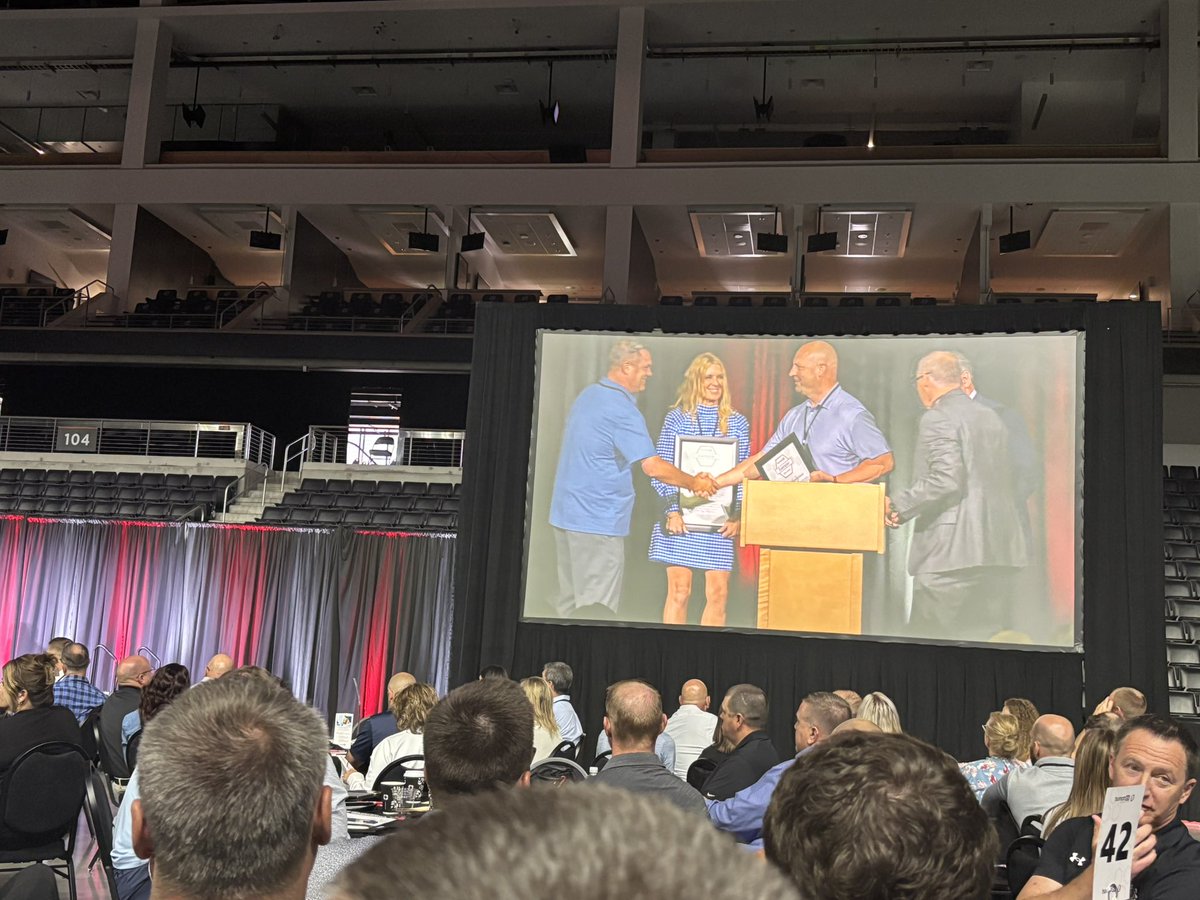 Thanks to the collective efforts of an exceptional team at Fort Osage, it was humbling to be recognized at the HumanEx leadership conference in Omaha. #fortproud