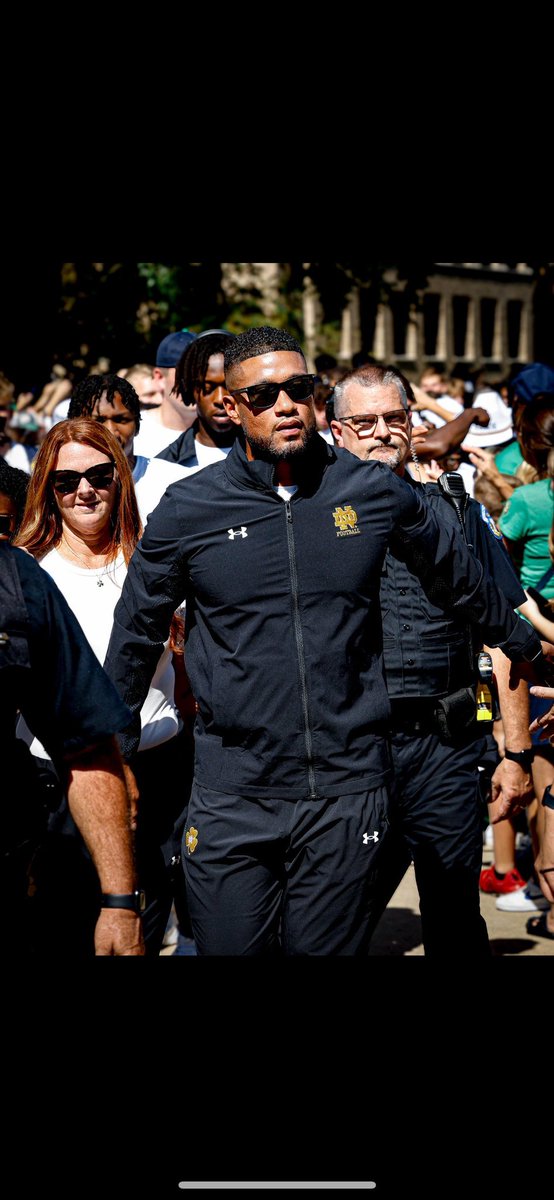 CFBTalkDaily's tweet photo. Marcus Freeman isn’t talked about enough 

He has ND surging on and off the field 

I see this as a 10 win playoff team and they will be competitive in the playoffs 

Brian Kelly leaving was a blessing for this program

Notre Dame is cool again https://t.co/xg4d7Vgjcm