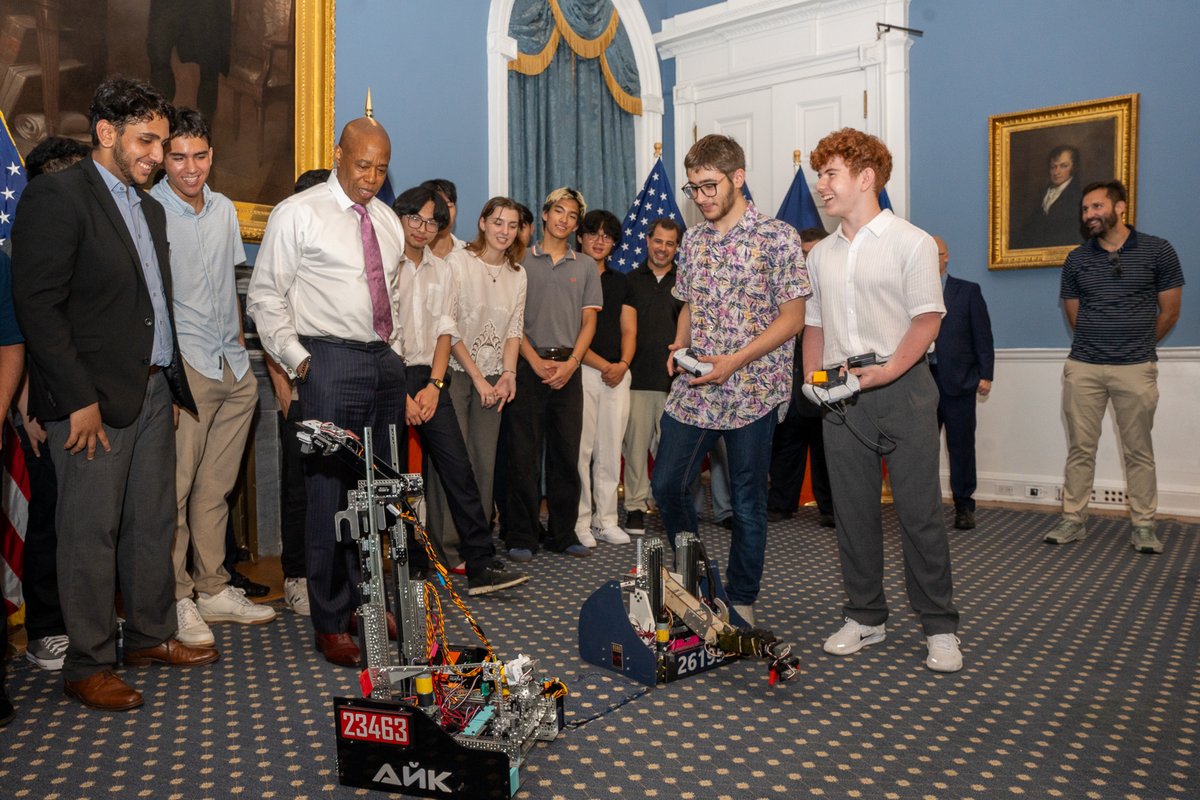 We put over 200 students to the test in the inaugural Robotics Mayor's Cup, and the team from Staten Island Technical High School came out on top!

They put their education and passion to the test, and, one day, they'll lead the world in engineering and robotics. Congratulations!