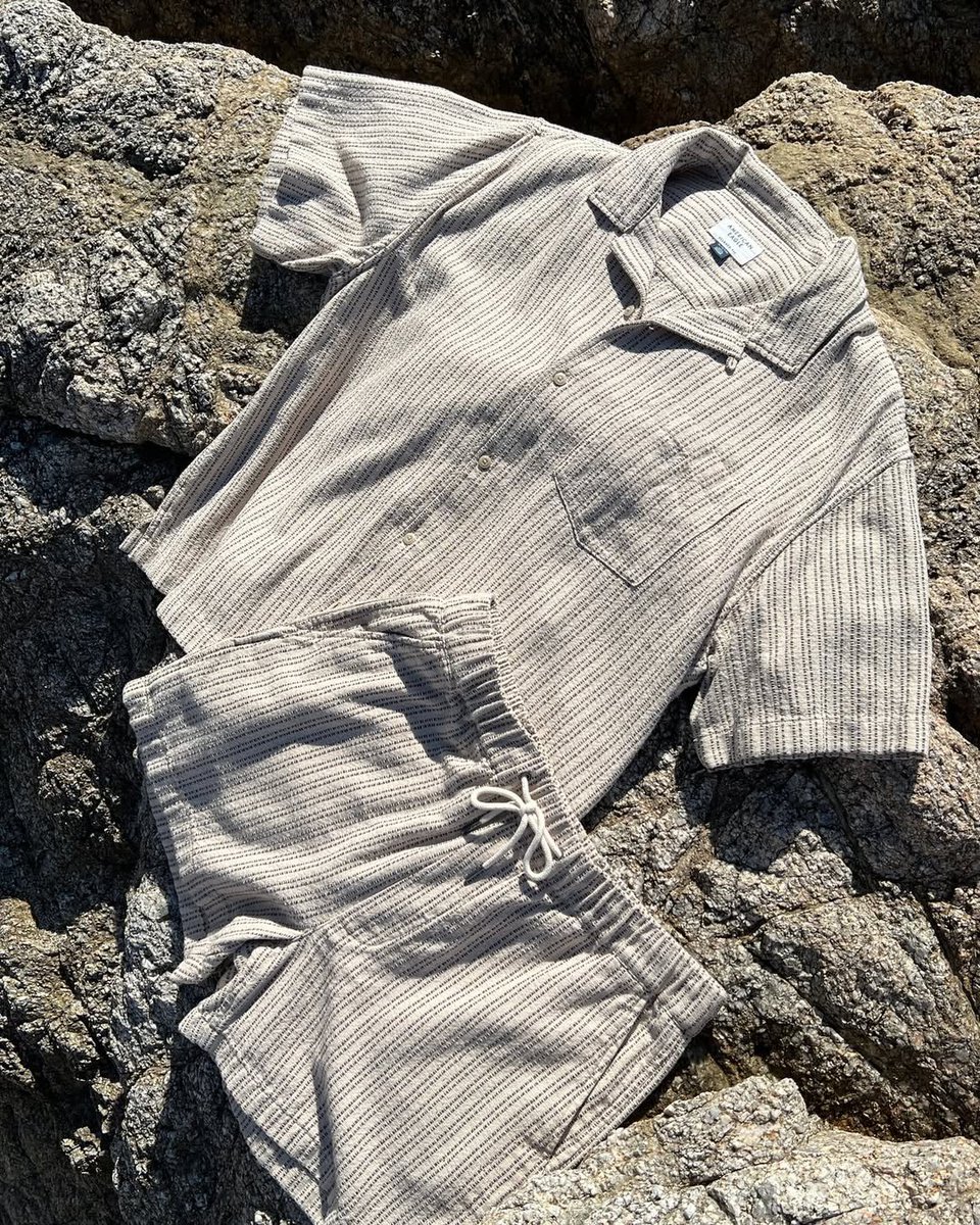 Este set no es para un día de descanso, es para dominar con estilo en tus próximas vacay. 🏙️👟 Todo qué ver. 🦅👌