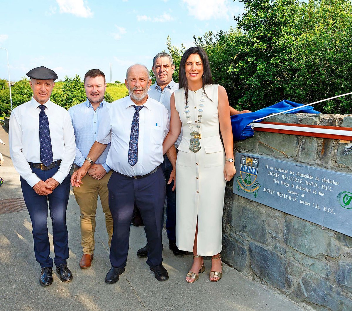 A large crowd gathered at Barraduff Bridge last Thursday evening to witness the unveiling of a plaque dedicated to the memory of one of Kerry’s most-well-known politicians, Jackie Healy-Rae.
In this week’s Kerry’s Eye - Bridge tribute to the late Jackie Healy-Rae