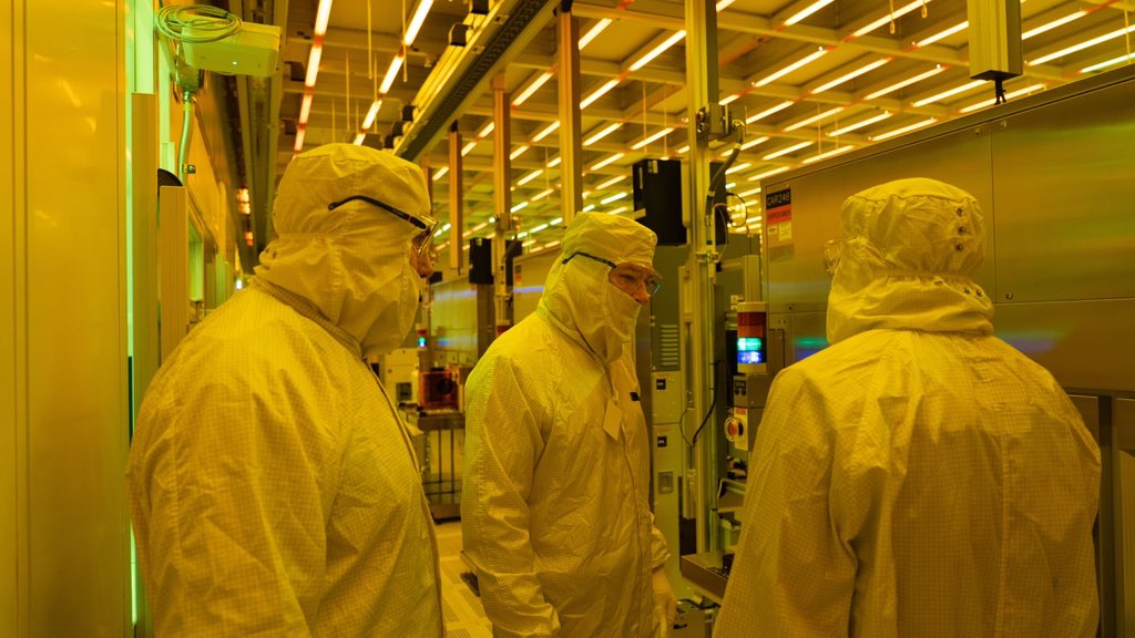 Just toured <a href="/intel/">Intel</a>’s massive semiconductor factory in New Mexico. American innovation has led to enormous investments in AI development and chip manufacturing right here in the US. Full steam ahead!