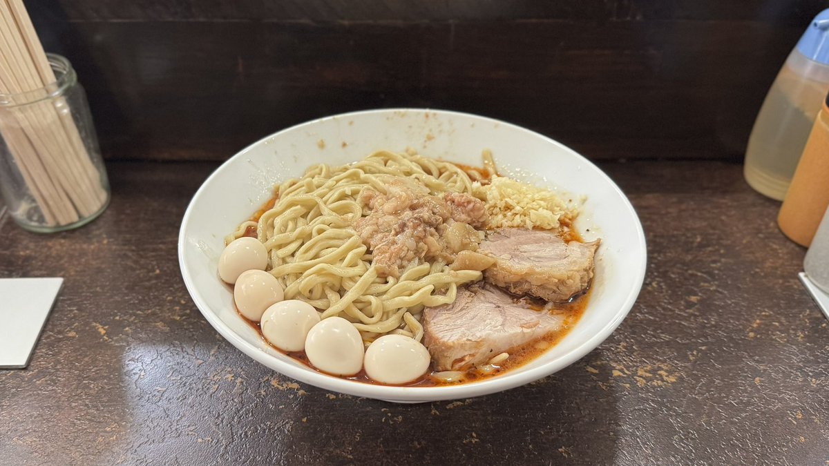ぶたけん。@本八幡
T.A.R.大（麺450g、豚2枚）
うずら
麺カタメ
ヤサイ抜き、ニンニク、アブラ

#ぶたけん