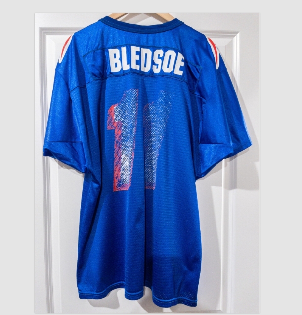 IRGRL's tweet image. 🏈 Throwin’ it back to the Bledsoe days!
This vintage Wilson Patriots jersey (Men’s XL) is a true 90s gem—
#11 never looked so good (even with a little fade 😉)
Link In Comments! 
#PatriotsNation #DrewBledsoe #NFLThrowback #VintageJersey