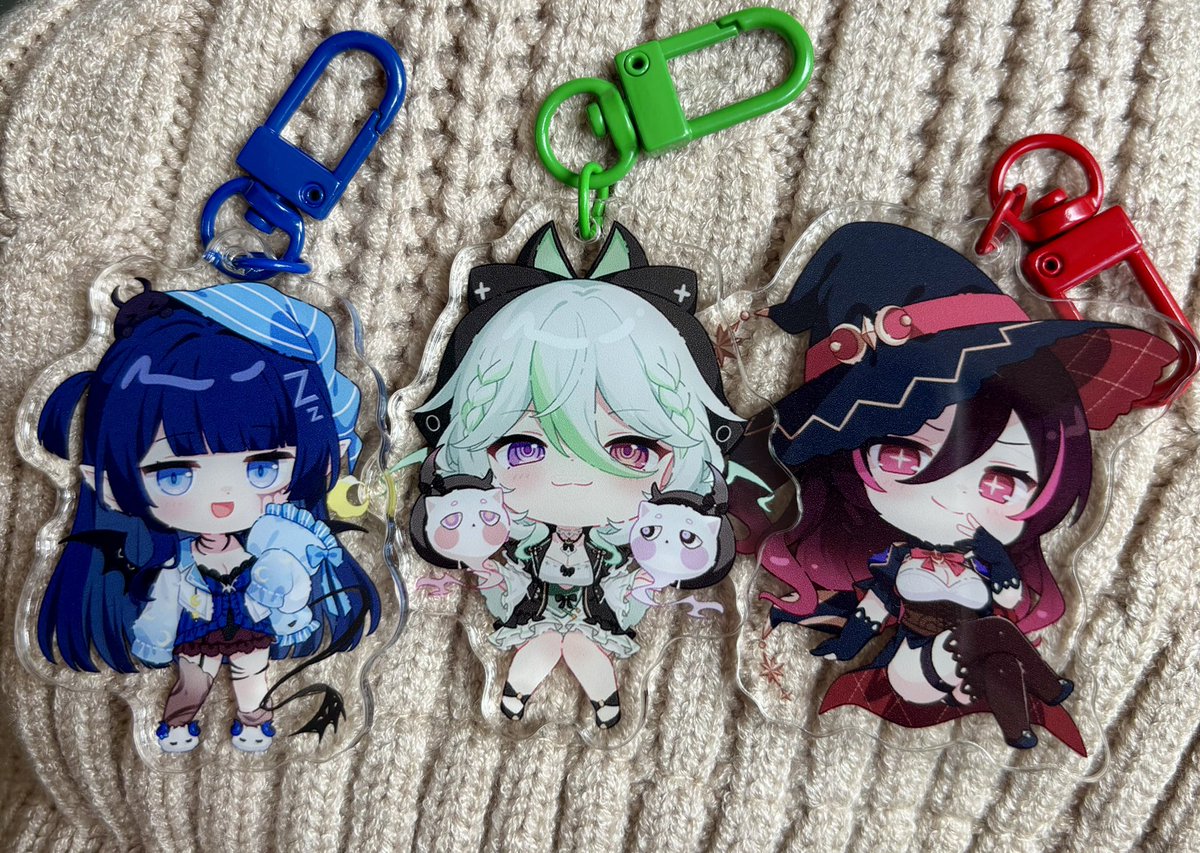 「New charms in shop for those who missed 」|Hitsuのイラスト