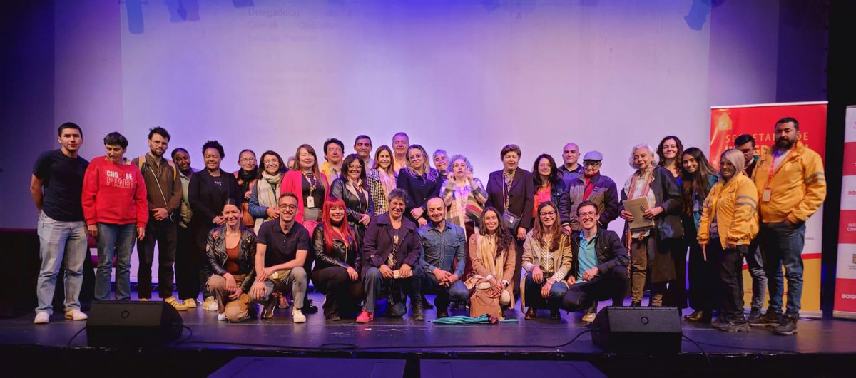 integracionbta's tweet photo. 📌Realizamos con éxito el Consejo Local de Política Social #CLOPS: Manos Unidas por la Salud Mental de #Chapinero, donde se aprobaron acciones conjuntas para fortalecer las redes de apoyo comunitarias, lo que permitirá proporcionar a la ciudadanía las herramientas necesarias para cuidar 💫 la salud mental de la comunidad.🤝

#AquíSíPasa 🟡🔴